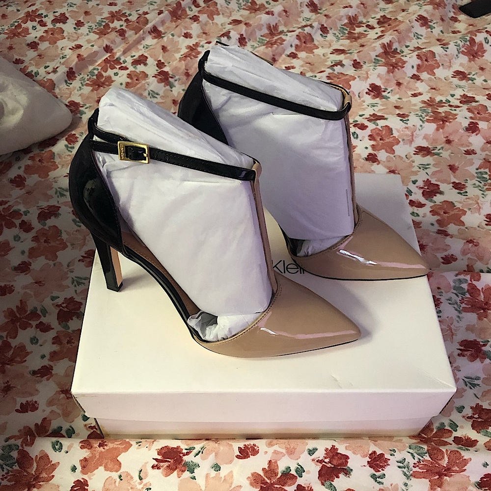 Calvin Klein Pumps